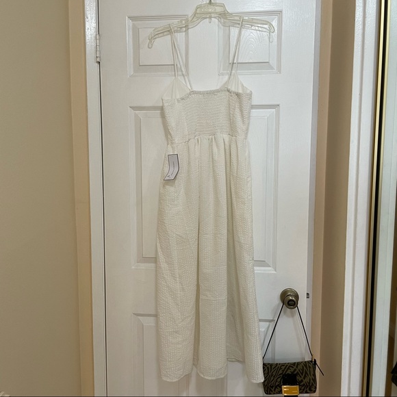 White button down midi dress - best for size small - Picture 5 of 9